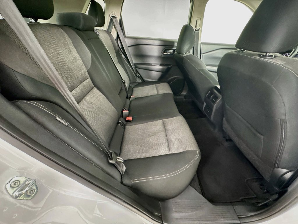 Used 2025 Nissan Rogue SV FWD image 35