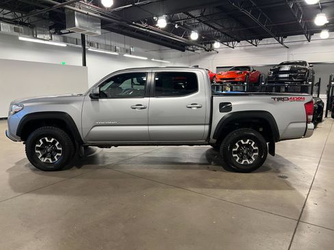 Used 2016 Toyota Tacoma TRD Off-Road image 6