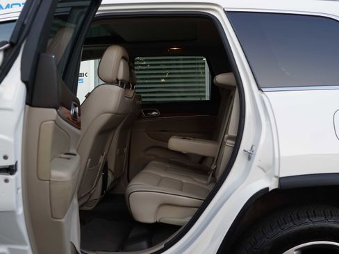 Used 2012 Jeep Grand Cherokee Overland image 30
