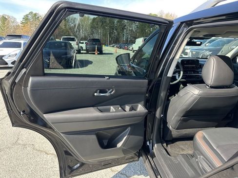 Used 2025 Nissan Pathfinder Platinum w/ Cargo Package image 23