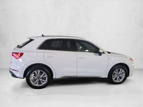 Certified 2025 Audi Q3 2.0T Premium w/ Convenience Package image 4