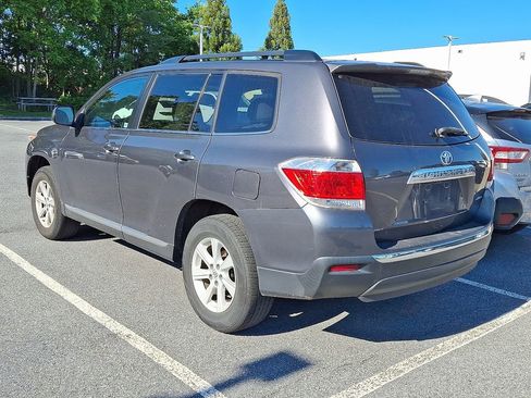 Used 2013 Toyota Highlander Plus AWD/4WD image 5