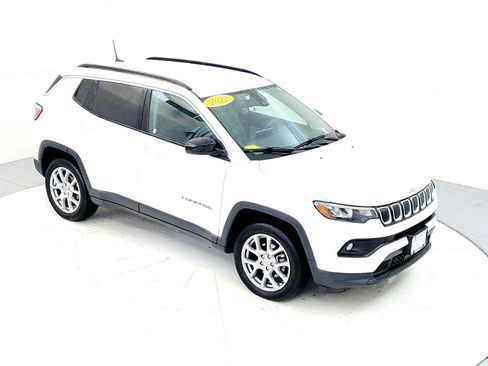 Used 2022 Jeep Compass Latitude image 19