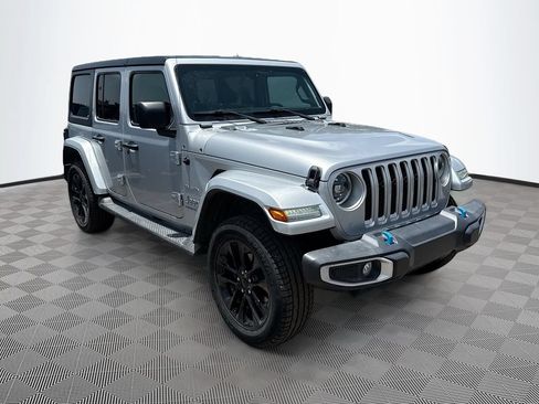 Used 2023 Jeep Wrangler Unlimited Sahara w/ Cold Weather Group AWD/4WD image 4