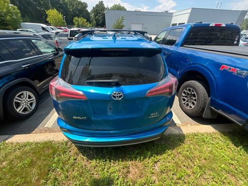 Used 2017 Toyota RAV4 XLE w/ All Weather Liner Package AWD/4WD image 5