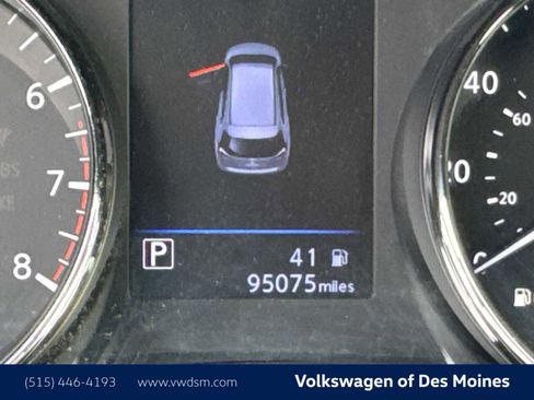 Used 2018 Nissan Rogue SV image 17