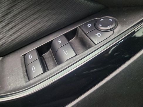 Used 2025 Chevrolet Equinox LT FWD image 27