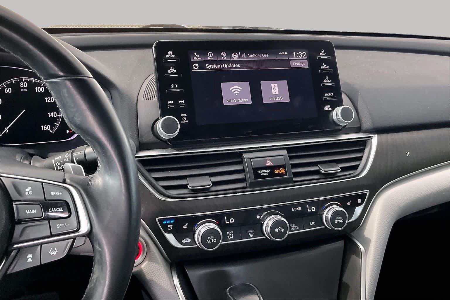 Used 2018 Honda Accord Touring image 7