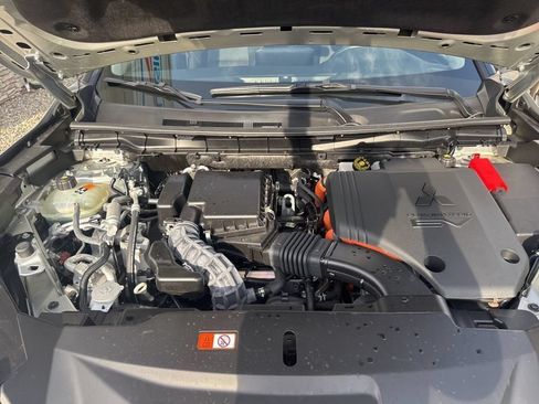 Used 2025 Mitsubishi Outlander ES AWD/4WD image 54
