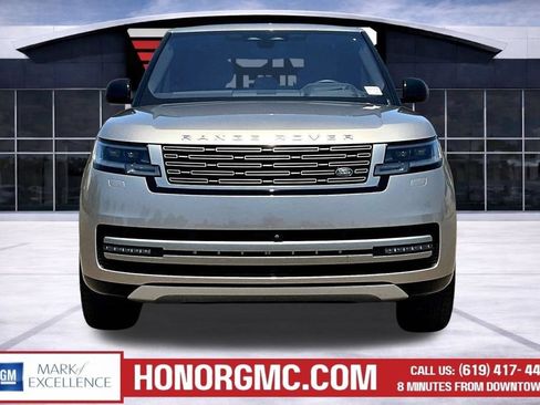 Used 2023 Land Rover Range Rover SE AWD/4WD image 3