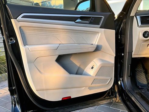 Used 2022 Volkswagen Atlas SE image 23