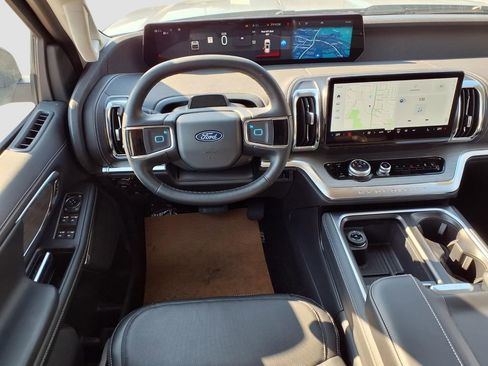 New 2026 Ford Expedition Platinum AWD/4WD image 11