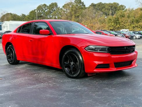 Used 2022 Dodge Charger SXT image 3