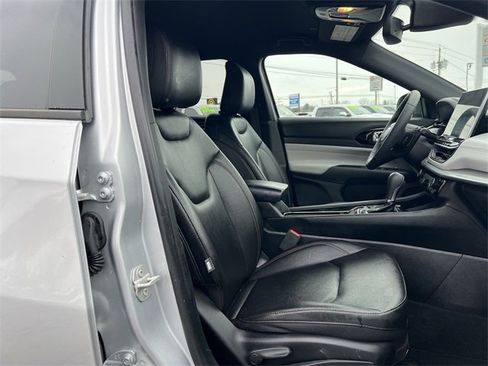 Used 2024 Jeep Compass Limited image 19