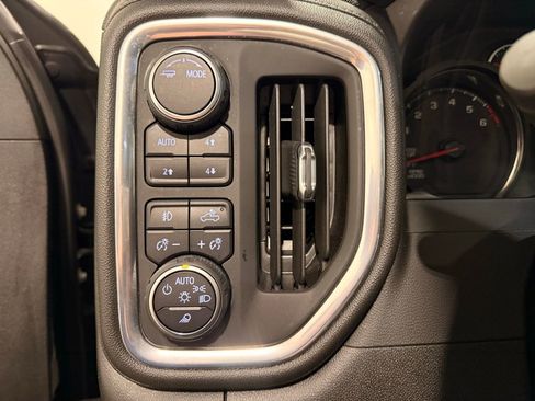 Used 2021 Chevrolet Silverado 1500 LT Trail Boss w/ Convenience Package II image 16