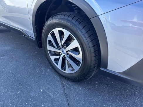 Used 2020 Subaru Outback Premium AWD/4WD image 16