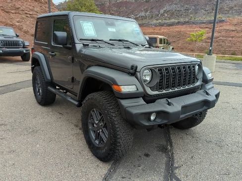 Used 2024 Jeep Wrangler Sport AWD/4WD image 3