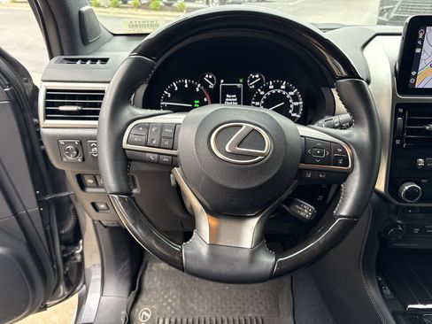 Used 2023 Lexus GX 460 Premium image 18
