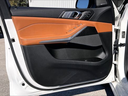 Used 2022 BMW X7 M50i image 20