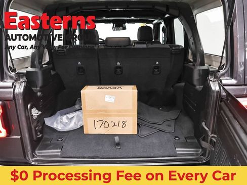 Used 2025 Jeep Wrangler Unlimited Sahara AWD/4WD image 9