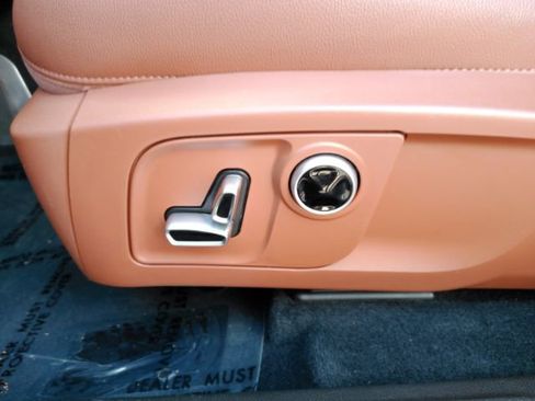Used 2021 Maserati Levante AWD/4WD image 17