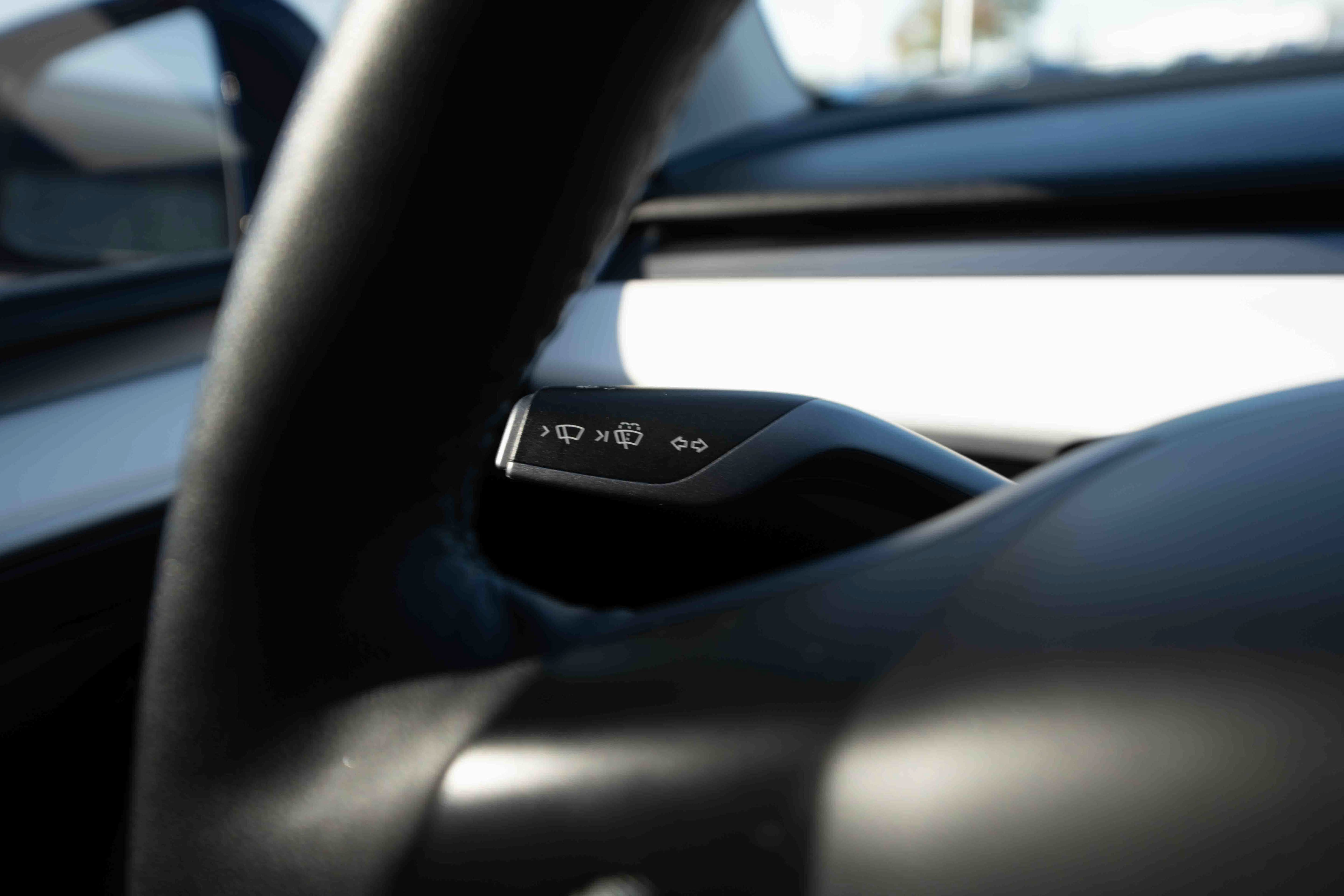 Used 2023 Tesla Model Y Performance AWD/4WD image 13