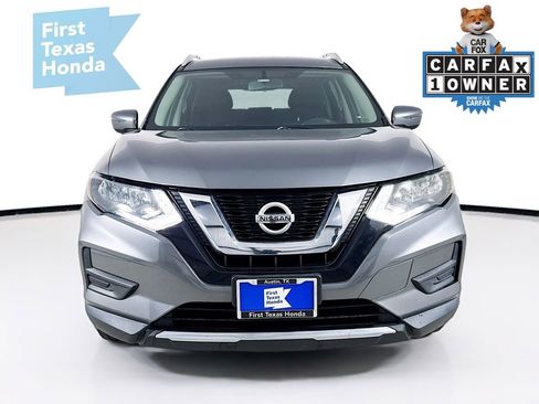 Used 2017 Nissan Rogue SV FWD image 2