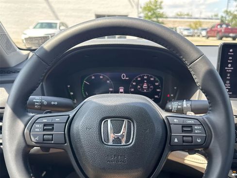 Used 2025 Honda Accord EX-L image 15