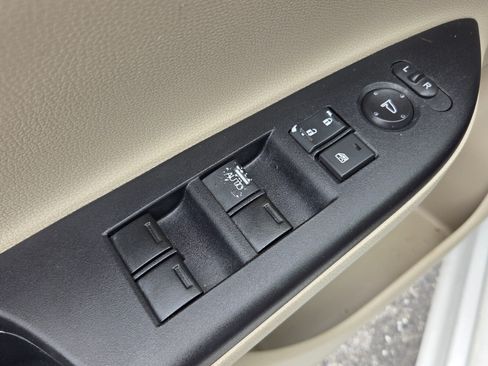Used 2017 Honda Accord LX image 29
