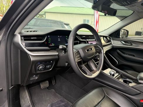 Used 2024 Jeep Grand Cherokee Limited 4xe w/ Luxury Tech Group II image 11