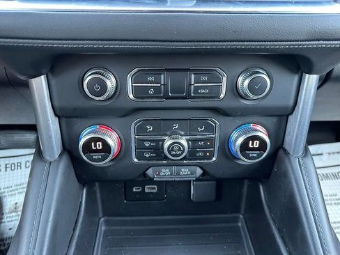 Used 2022 GMC Yukon XL SLE w/ Gmc Pro Safety Plus Package AWD/4WD image 20