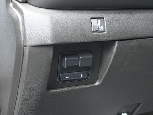 Used 2023 Chevrolet Colorado LT w/ LT Convenience Package image 14