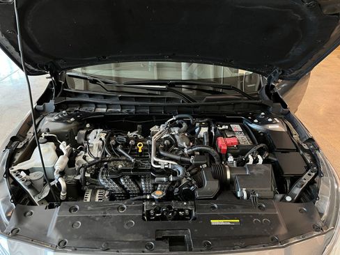 Used 2025 Nissan Altima 2.5 SV FWD image 31