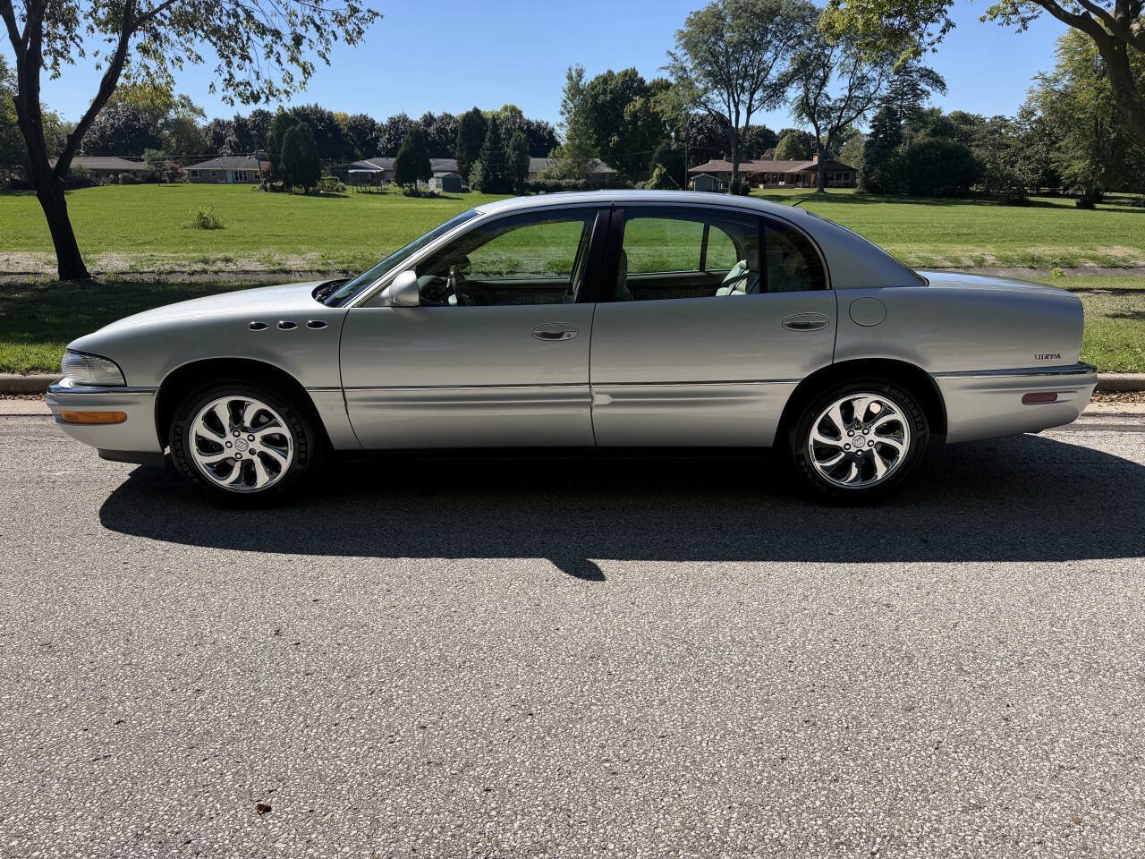 Used 2003 Buick Park Avenue Ultra w/ Ultra Luxury Package FWD image 2