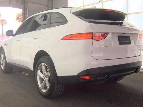 Used 2018 Jaguar F-PACE Premium image 6