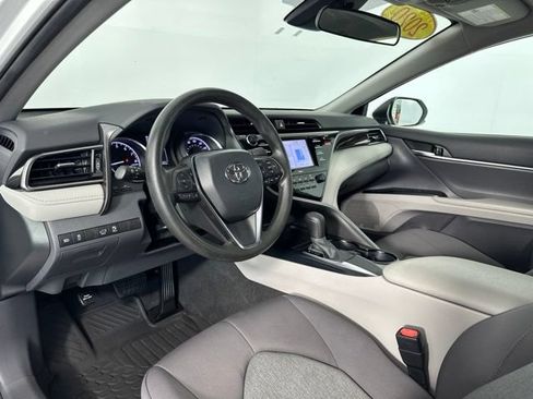 Used 2020 Toyota Camry LE FWD image 17