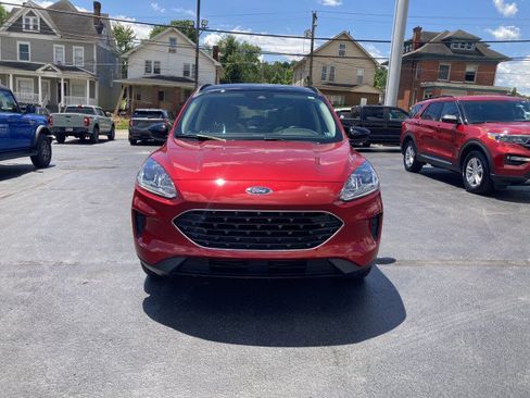Certified 2022 Ford Escape SE w/ SE Sport Appearance Package AWD/4WD image 9