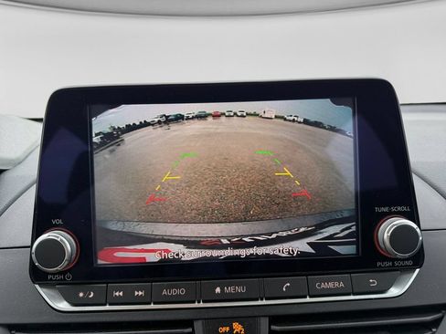 Used 2024 Nissan Altima 2.5 SV FWD image 26