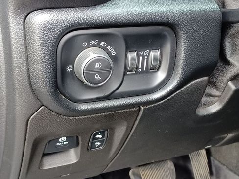 Used 2019 RAM 1500 Big Horn AWD/4WD image 13