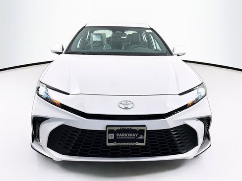 New 2026 Toyota Camry SE image 2