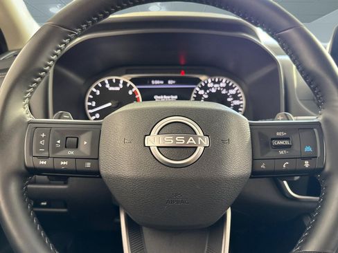 Used 2025 Nissan Rogue SV FWD image 14
