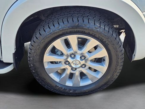 Used 2016 Toyota Sequoia Platinum AWD/4WD image 30