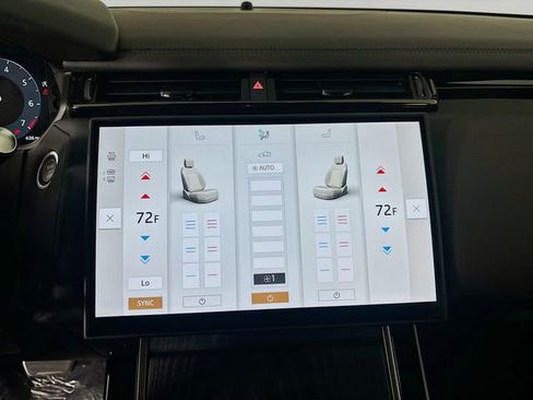 New 2026 Land Rover Range Rover Velar Dynamic SE image 17