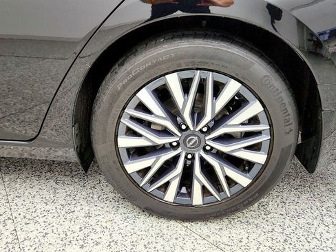 Used 2023 Nissan Altima 2.5 SV w/ SV Premium Package FWD image 9