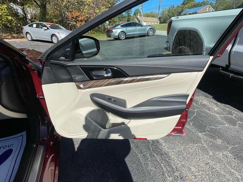 Used 2017 Nissan Maxima Platinum image 28