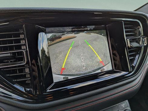 Used 2023 Dodge Durango GT image 33