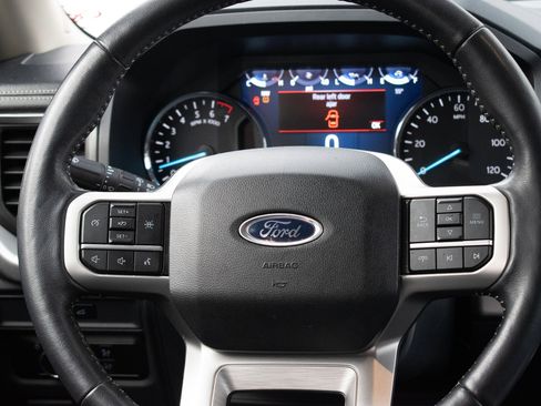 Used 2024 Ford Expedition XLT image 29