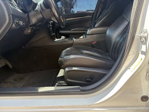 Used 2020 Chrysler 300 S RWD image 7