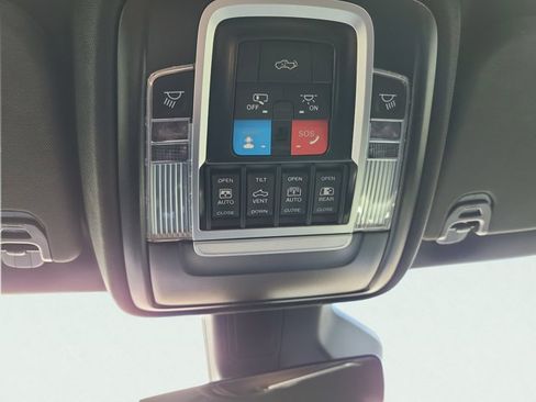 Used 2025 RAM 1500 Limited w/ Off Road Group AWD/4WD image 38