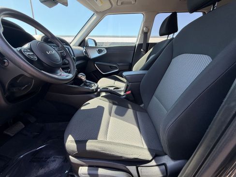 Used 2023 Kia Soul LX w/ Option Group 015 FWD image 24